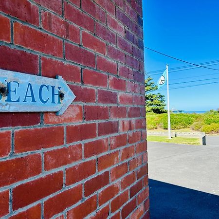 Le Riva Bed And Breakfast By The Beach Whanganui Extérieur photo