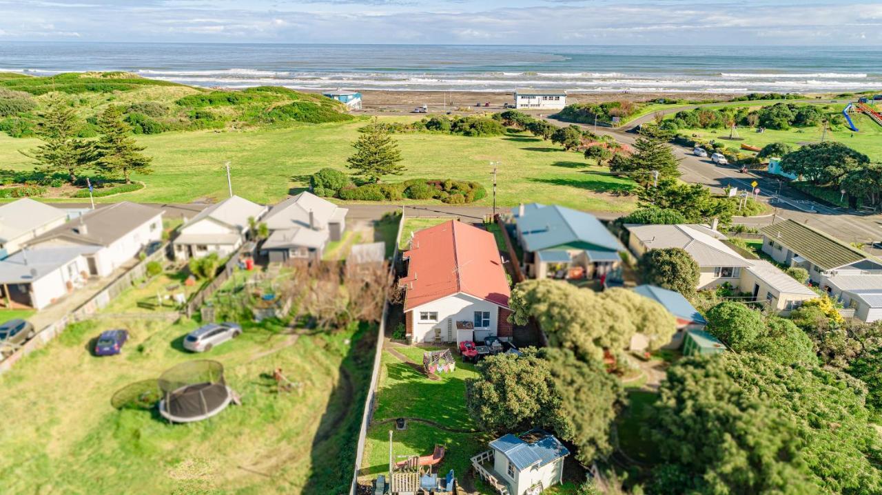 Le Riva Bed And Breakfast By The Beach Whanganui Extérieur photo