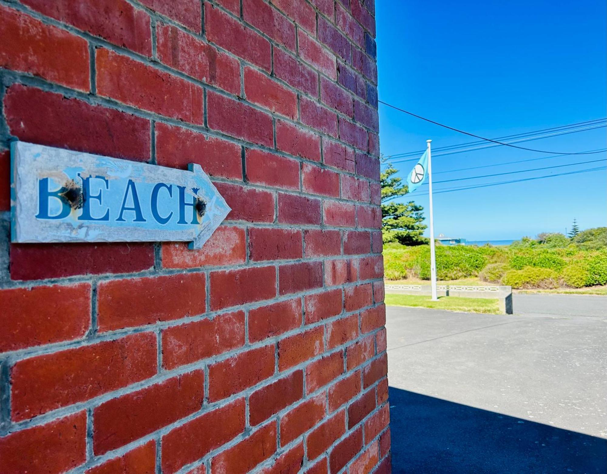 Le Riva Bed And Breakfast By The Beach Whanganui Extérieur photo
